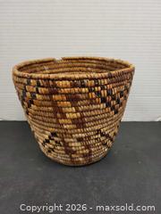 MaxSold Auction: Vintage Basket - Surrey (British Columbia, Canada) PARTNER MANAGED Downsizing Online Auction - 16 Avenue