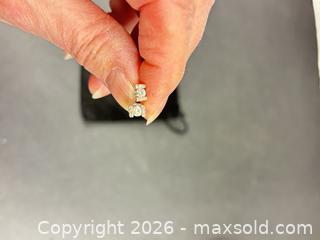 MaxSold Auction: White Gold 14K Earrings - Surrey (British Columbia, Canada) PARTNER MANAGED Downsizing Online Auction - 16 Avenue