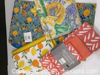 MaxSold Auction: Kitchen Linens - Toronto (Ontario, Canada) SELLER MANAGED Charity/Fundraising Online Auction - High Park Gardens