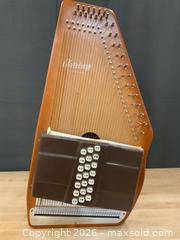 MaxSold Auction: Oscar Schmidt Autoharp - Toronto (Ontario, Canada) SELLER MANAGED Charity/Fundraising Online Auction - High Park Gardens