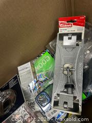 MaxSold Auction: misc box  - Brampton (Ontario, Canada) PARTNER MANAGED Commercial Liquidation Online Auction - Rosedale Avenue West