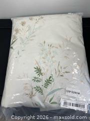 MaxSold Auction: queen duvet cover and pillow cases  - Brampton (Ontario, Canada) PARTNER MANAGED Commercial Liquidation Online Auction - Rosedale Avenue West