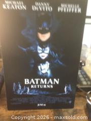 MaxSold Auction: 1992 D.C Batman DarkKnight Comic Book  - Stonecrest (Georgia, USA) SELLER MANAGED Reseller Online Auction - Snapfinger Road
