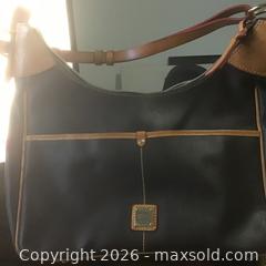 MaxSold Auction: Dooney & bourke leather lady’s  hand bag - Stonecrest (Georgia, USA) SELLER MANAGED Reseller Online Auction - Snapfinger Road