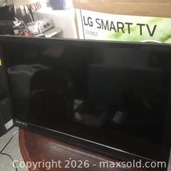 MaxSold Auction: Emerson 32 in led tv - Stonecrest (Georgia, USA) SELLER MANAGED Reseller Online Auction - Snapfinger Road