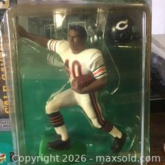 MaxSold Auction: Starting lineup legends Gale Sayers collectible  - Stonecrest (Georgia, USA) SELLER MANAGED Reseller Online Auction - Snapfinger Road