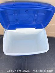 MaxSold Auction: Igloo 30-Quart Hard-Sided Cooler - Decatur (Georgia, USA) SELLER MANAGED Reseller Online Auction - North Druid Hills Road (STORAGE)