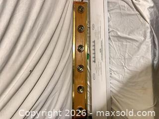MaxSold Auction: Canarm 6-Light Vanity Light — Oak Accent & Polished Brass - Toronto (Ontario, Canada) SELLER MANAGED Downsizing Online Auction -  Rutherford Avenue