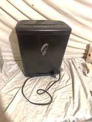 MaxSold Auction: Omnitech Strip-Cut Paper Shredder, 6-Sheet Capacity - Toronto (Ontario, Canada) SELLER MANAGED Downsizing Online Auction -  Rutherford Avenue