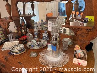 MaxSold Auction: Decor And Barware - Gilroy (California, USA) SELLER MANAGED Estate Sale Online Auction - Santa Paula Drive