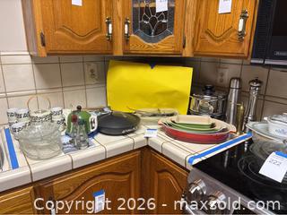 MaxSold Auction: Kitchen And Bake Wares - Gilroy (California, USA) SELLER MANAGED Estate Sale Online Auction - Santa Paula Drive