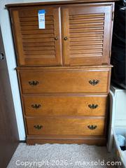 MaxSold Auction: Wardrobe - Gilroy (California, USA) SELLER MANAGED Estate Sale Online Auction - Santa Paula Drive