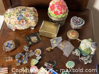 MaxSold Auction: Women’s Costume Jewelry Lot - Gilroy (California, USA) SELLER MANAGED Estate Sale Online Auction - Santa Paula Drive