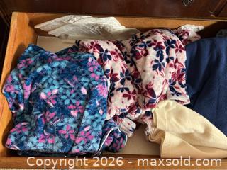 MaxSold Auction: Women’s Snuggly Clothing - Gilroy (California, USA) SELLER MANAGED Estate Sale Online Auction - Santa Paula Drive