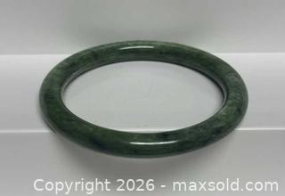 MaxSold Auction: Natural Green Jadeite Bangle Bracelet - Campbell (California, USA) PARTNER MANAGED Estate Sale Online Auction -  Dell Avenue