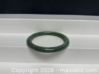 MaxSold Auction: Natural Green Jadeite Bangle Bracelet - Campbell (California, USA) PARTNER MANAGED Estate Sale Online Auction -  Dell Avenue