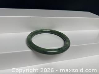 MaxSold Auction: Natural Green Jadeite Bangle Bracelet - Campbell (California, USA) PARTNER MANAGED Estate Sale Online Auction -  Dell Avenue
