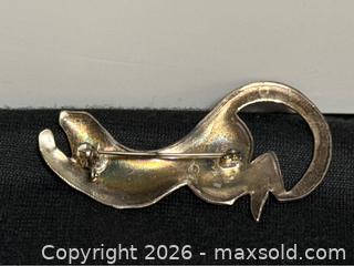 MaxSold Auction: Vintage 925 Sterling Silver Panther Brooch – Black Enamel – Sleek Statement - Campbell (California, USA) PARTNER MANAGED Estate Sale Online Auction -  Dell Avenue