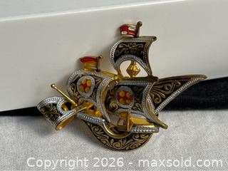 MaxSold Auction: Vintage Maritime-Themed Brooch Lot – Nautical Gold-Tone Designs - Campbell (California, USA) PARTNER MANAGED Estate Sale Online Auction -  Dell Avenue