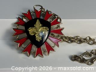 MaxSold Auction: Vintage Red & Black Enamel Sunburst Pendant Necklace - Campbell (California, USA) PARTNER MANAGED Estate Sale Online Auction -  Dell Avenue