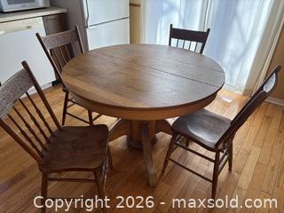 MaxSold Auction: Oak Table and 5 sidechairs  - Toronto (Ontario, Canada) SELLER MANAGED Estate Sale Online Auction - Glenthorne Drive