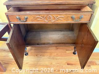 MaxSold Auction: Traditional China Cabinet with Glass Doors - Toronto (Ontario, Canada) SELLER MANAGED Estate Sale Online Auction - Glenthorne Drive