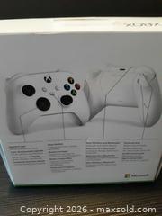MaxSold Auction: Xbox Wireless Gaming Controller - Oakville (Ontario, Canada) SELLER MANAGED Charity/Fundraising Online Auction - Wakehurst Crescent