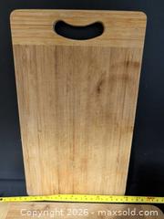 MaxSold Auction: Bamboo/Wood 4-Piece Cutting Board Set, Medium (largest) - Ottawa (Ontario, Canada) SELLER MANAGED Downsizing Online Auction - Regiment Avenue