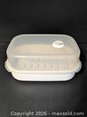 MaxSold Auction: Plastic Microwave Food Steamer - Ottawa (Ontario, Canada) SELLER MANAGED Downsizing Online Auction - Regiment Avenue