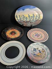 MaxSold Auction: Set of 5 Hand-Painted Ceramic Decorative Plates (Medium) - Ottawa (Ontario, Canada) SELLER MANAGED Downsizing Online Auction - Regiment Avenue