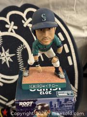 MaxSold Auction: Lot of Baseball Memorabilia  - Victoria (British Columbia, Canada) SELLER MANAGED Estate Sale Online Auction - Simcoe Street