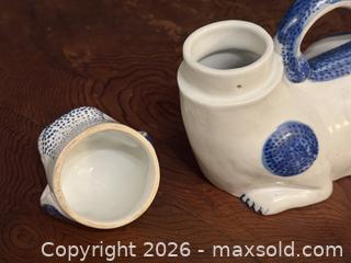 MaxSold Auction: Vintage Chinese Blue and White Lion Dog Porcelain Pot - Victoria (British Columbia, Canada) SELLER MANAGED Estate Sale Online Auction - Simcoe Street
