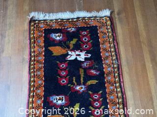 MaxSold Auction: Vintage Turkish Floral Kilim Rug  - Victoria (British Columbia, Canada) SELLER MANAGED Estate Sale Online Auction - Simcoe Street