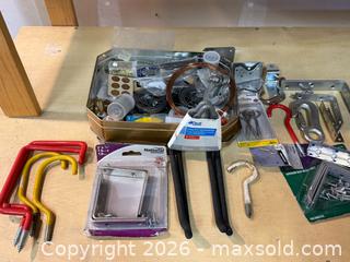 MaxSold Auction: Hooks Hangers and More -  Mountain View (California, USA) SELLER MANAGED Estate Sale Online Auction - Clark Avenue