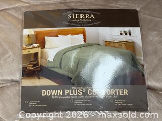 MaxSold Auction: Sierra Home Collections Microplush Reversible Down Plus Comforter Full / Queen -  Mountain View (California, USA) SELLER MANAGED Estate Sale Online Auction - Clark Avenue