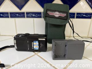 MaxSold Auction: Vintage Canon Powershot S50 Digital Camera w/ Accessories -  Mountain View (California, USA) SELLER MANAGED Estate Sale Online Auction - Clark Avenue