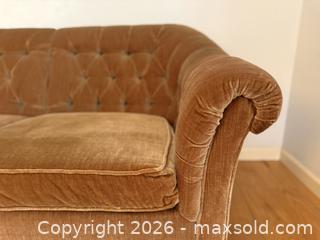 MaxSold Auction: Vintage Mid-Century Velvet Tufted Love Seat / Sofa -  Mountain View (California, USA) SELLER MANAGED Estate Sale Online Auction - Clark Avenue