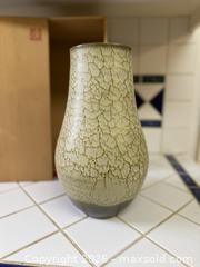MaxSold Auction: Vintage Raku Hand Thrown Crackle Glazed Pottery Vase -  Mountain View (California, USA) SELLER MANAGED Estate Sale Online Auction - Clark Avenue