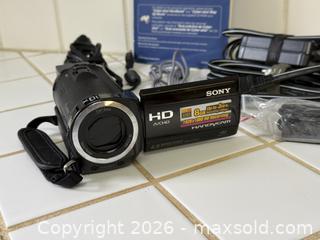 MaxSold Auction: Vintage Sony Exmor Handicap Carl Zeiss Video Camera w/ Accessories -  Mountain View (California, USA) SELLER MANAGED Estate Sale Online Auction - Clark Avenue