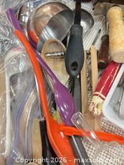 MaxSold Auction: Assorted Kitchen Utensil Lot — 31+ Pieces - Longmont (Colorado, USA) PARTNER MANAGED Estate Sale Online Auction - Whitehall Drive