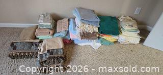 MaxSold Auction: Assorted towels, linens and doilies see pictures - Longmont (Colorado, USA) PARTNER MANAGED Estate Sale Online Auction - Whitehall Drive