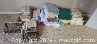 MaxSold Auction: Assorted towels, linens and doilies see pictures - Longmont (Colorado, USA) PARTNER MANAGED Estate Sale Online Auction - Whitehall Drive