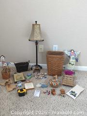 MaxSold Auction: Baskets, lamp, and decorations - Longmont (Colorado, USA) PARTNER MANAGED Estate Sale Online Auction - Whitehall Drive