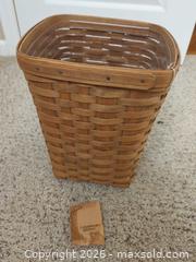 MaxSold Auction: Baskets, lamp, and decorations - Longmont (Colorado, USA) PARTNER MANAGED Estate Sale Online Auction - Whitehall Drive
