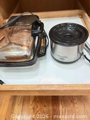 MaxSold Auction: GE Waffle Maker and Crock-Pot Small Slow Cooker - Longmont (Colorado, USA) PARTNER MANAGED Estate Sale Online Auction - Whitehall Drive