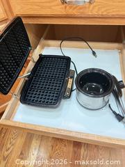 MaxSold Auction: GE Waffle Maker and Crock-Pot Small Slow Cooker - Longmont (Colorado, USA) PARTNER MANAGED Estate Sale Online Auction - Whitehall Drive