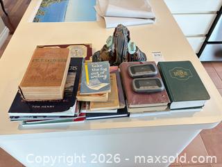 MaxSold Auction: Assorted Paperback and Hardcover Books, Several - Saanich (British Columbia, Canada) PARTNER MANAGED Moving Online Auction - Treetop Heights