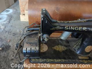 MaxSold Auction: Vintage Singer Mechanical Sewing Machine with Wooden Base & Cover - Saanich (British Columbia, Canada) PARTNER MANAGED Moving Online Auction - Treetop Heights