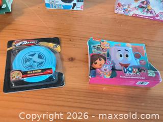 MaxSold Auction: Assorted miniatures Toys & Crafts Lot - Ottawa (Ontario, Canada) SELLER MANAGED Downsizing Online Auction - Regiment Avenue