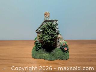 MaxSold Auction: Lilliput Lane Miniature Cottage Figurine, 1-2 in - Ottawa (Ontario, Canada) SELLER MANAGED Downsizing Online Auction - Regiment Avenue